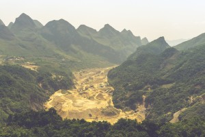 Tĩnh T&uacute;c Tin Mine, Cao Bằng, Vietnam. Photo by Gavin White. Licensed under Attribution-NonCommercial-NoDerivs 2.0 Generic.